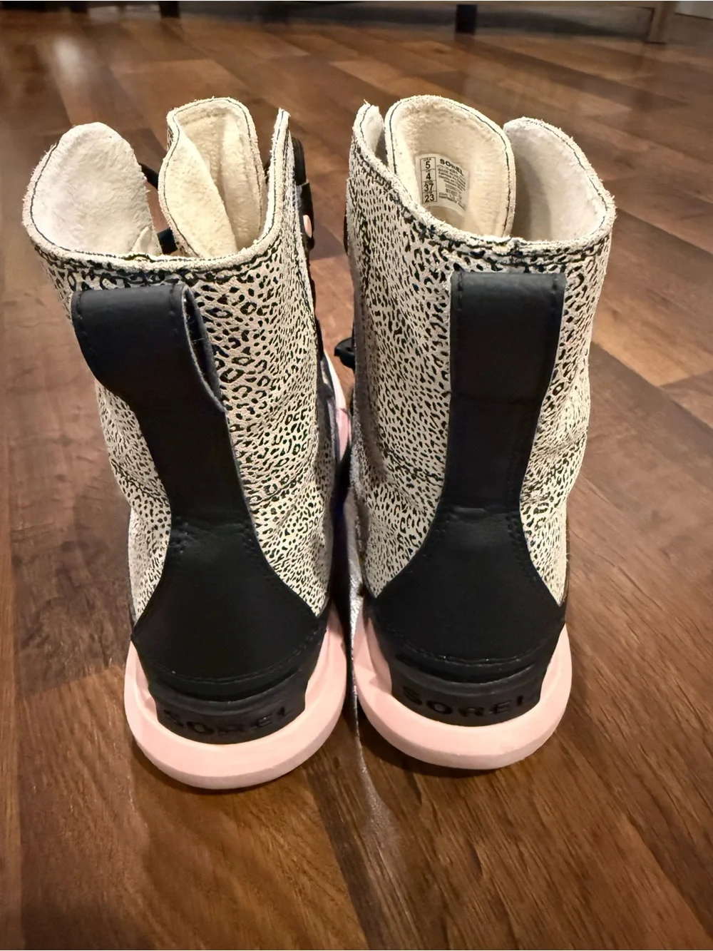 Sorel Whitney Lace-Up Snow Boots in Black and Pink and Leopard (kids size 5)